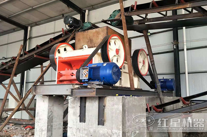 細(xì)碎破碎機(jī)有哪些？工作原理及型號(hào)參數(shù)介紹