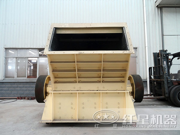 1315反擊式破碎機(jī)時(shí)產(chǎn)量可達(dá)多少噸？
