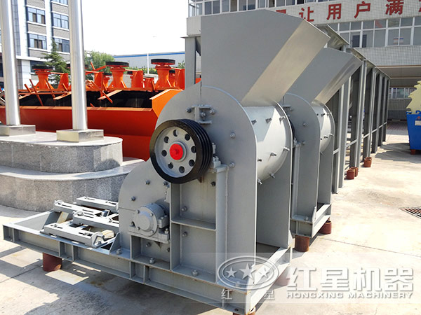 大塊煤怎么弄碎？無篩底雙級粉碎機(jī)來幫忙