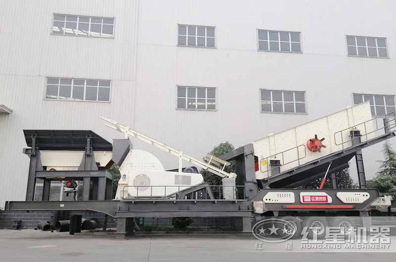 與給料機(jī)、破碎機(jī)一起搭載的新型車載可移動(dòng)篩砂機(jī)