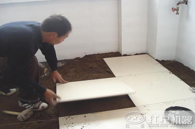 鋪地磚用石粉和沙子哪個(gè)好？制粗石粉用什么制沙機(jī)？